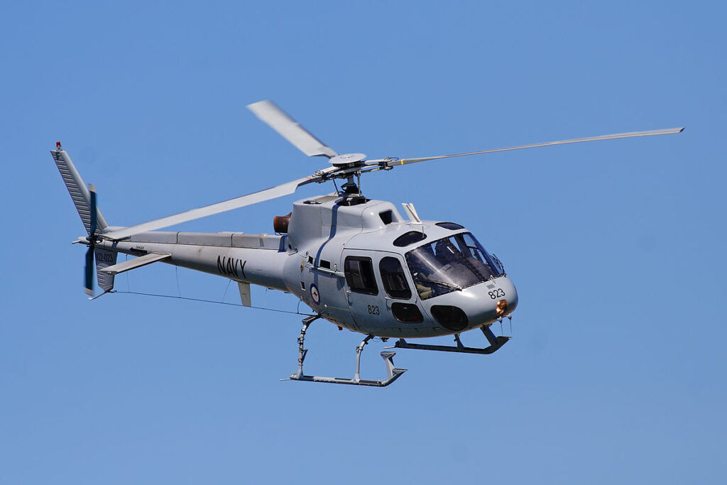  Eurocopter AS350 Écureuil( AStar)